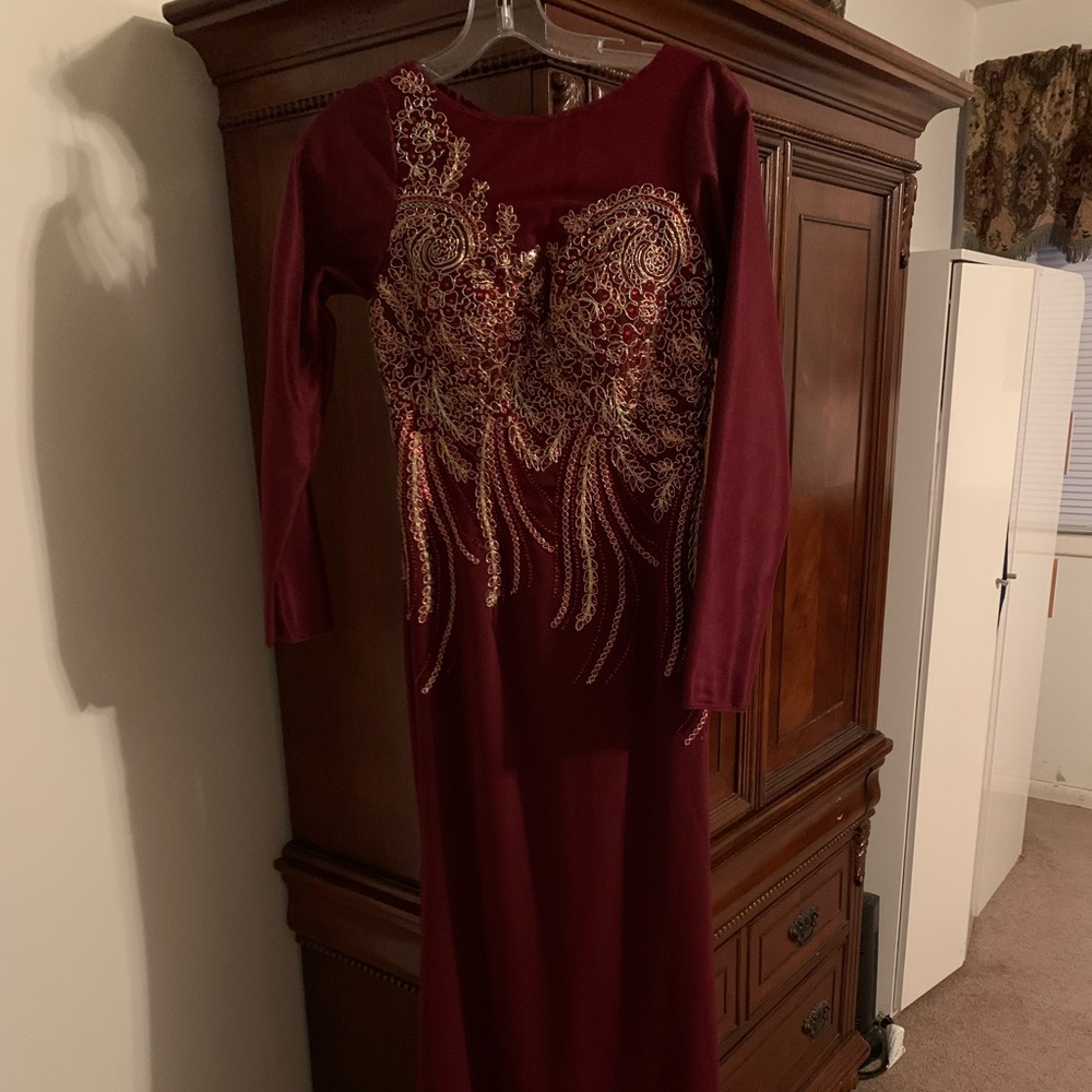 Dress - Picture 2 of 2